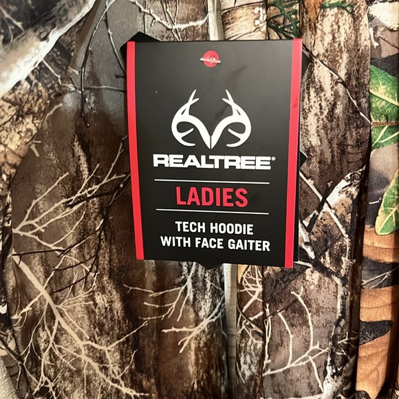 Ladies Real Tree Medium hunting coat- never worn - Picture 4 of 5